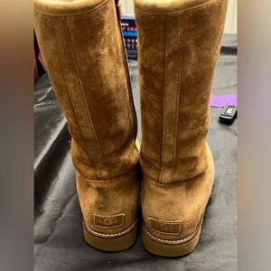 women Ugg boots size 8 .  Tall Boots In Chestnut Color  .   Australia Branded